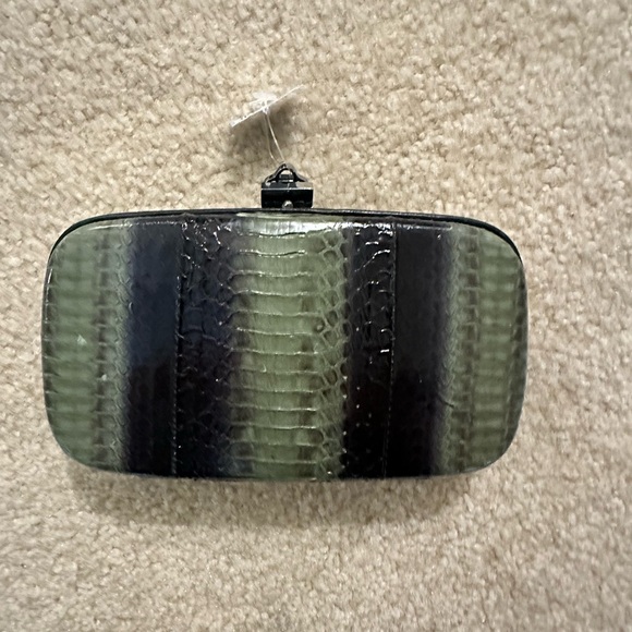 Animal Skin Oscar de la Renta Green and Black Clutch - Picture 1 of 6